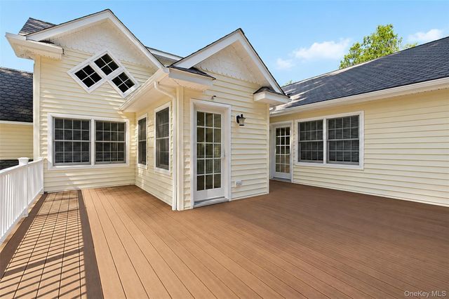 12 Leeside Road, Carmel, NY 10512