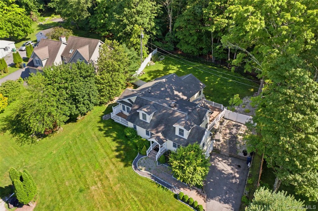 12 Leeside Road, Carmel, NY 10512 — photo 3
