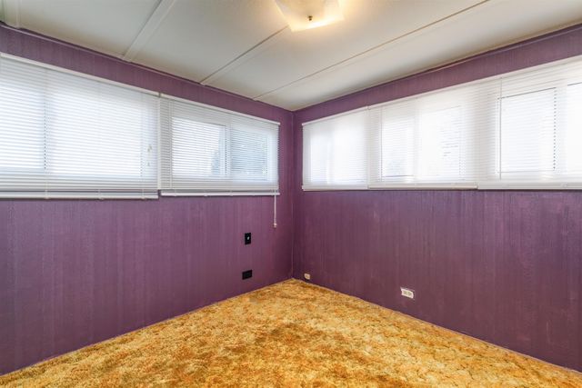 8 Gardner Avenue, Salem, NH 03079