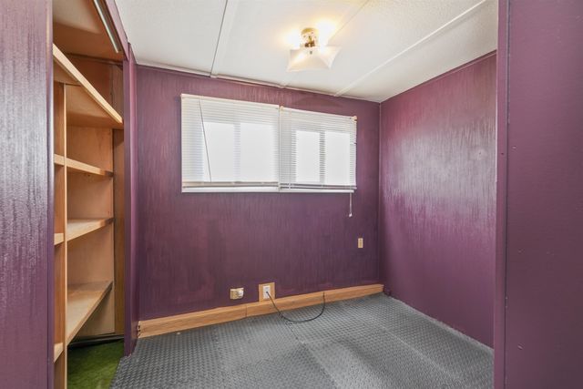 8 Gardner Avenue, Salem, NH 03079