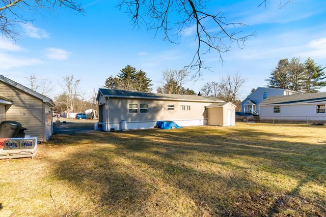 8 Gardner Avenue, Salem, NH 03079