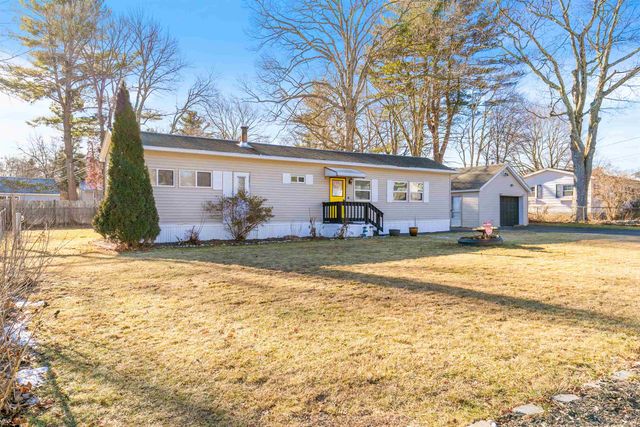 8 Gardner Avenue, Salem, NH 03079