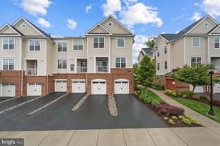 23265 MILLTOWN KNOLL SQ #114, Ashburn, VA 20148