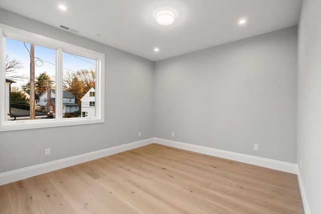 956 Walnut Street 7, Newton, MA 02461