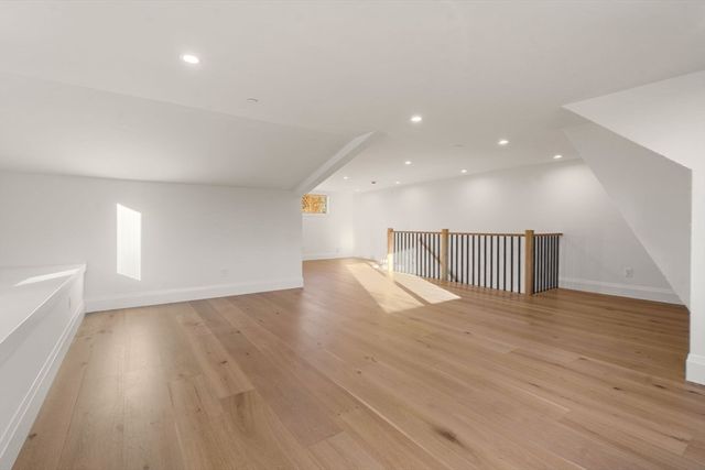 956 Walnut Street 7, Newton, MA 02461
