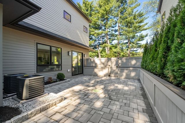 956 Walnut Street 7, Newton, MA 02461
