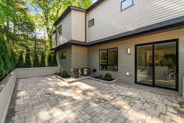 956 Walnut Street 7, Newton, MA 02461