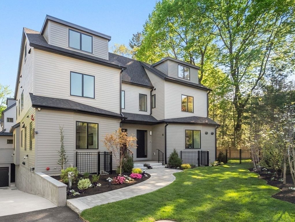 956 Walnut Street 7, Newton, MA 02461