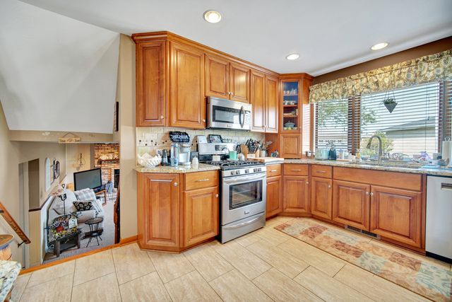 12132 S James Drive, Alsip, IL 60803