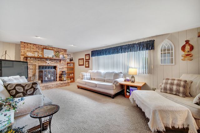 12132 S James Drive, Alsip, IL 60803