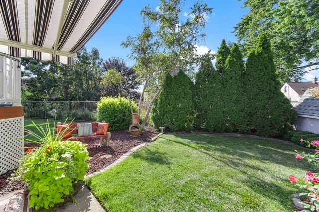 12132 S James Drive, Alsip, IL 60803