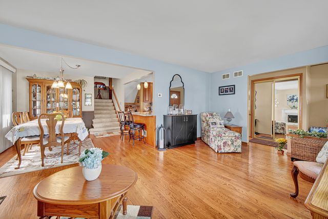 12132 S James Drive, Alsip, IL 60803