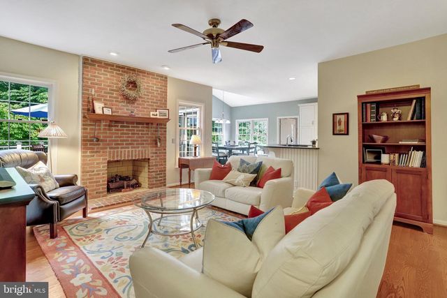 9220 DAVIS DR, Lorton, VA 22079