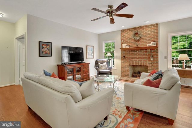 9220 DAVIS DR, Lorton, VA 22079
