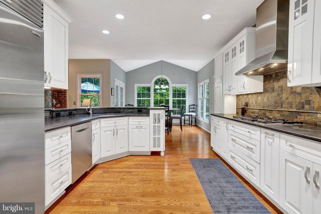 9220 DAVIS DR, Lorton, VA 22079