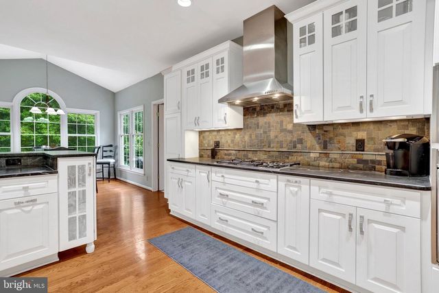 9220 DAVIS DR, Lorton, VA 22079