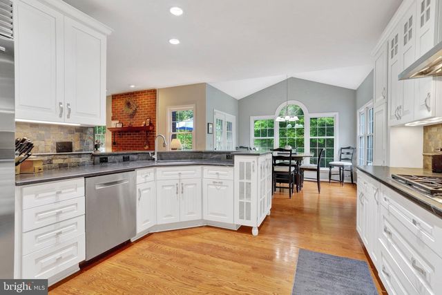 9220 DAVIS DR, Lorton, VA 22079
