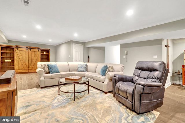 9220 DAVIS DR, Lorton, VA 22079