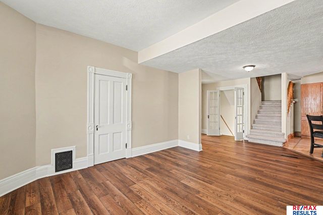 5012 Cass Street, Omaha, NE 68132