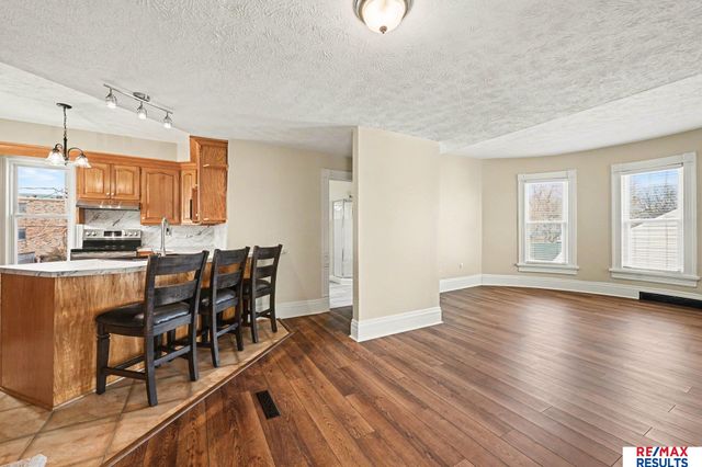 5012 Cass Street, Omaha, NE 68132