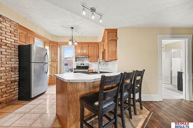 5012 Cass Street, Omaha, NE 68132