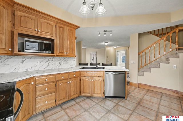 5012 Cass Street, Omaha, NE 68132