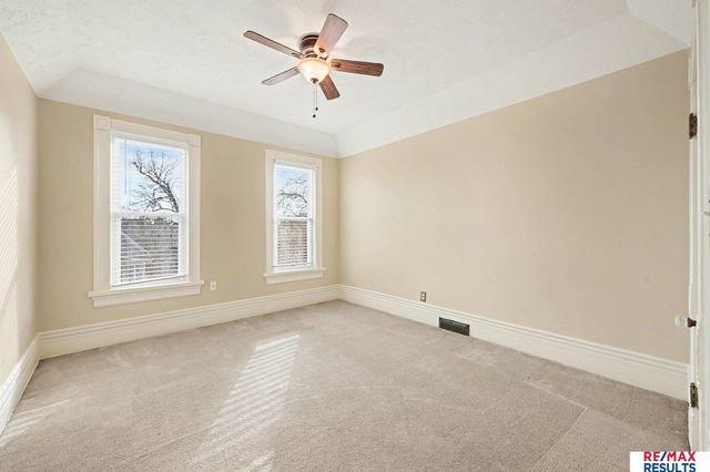 5012 Cass Street, Omaha, NE 68132