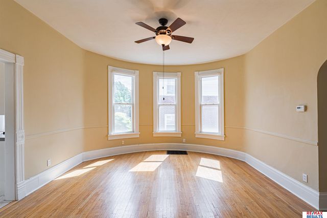 5012 Cass Street, Omaha, NE 68132