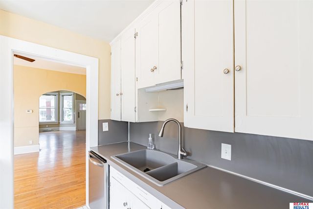 5012 Cass Street, Omaha, NE 68132