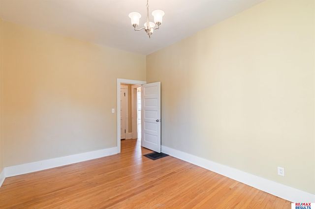 5012 Cass Street, Omaha, NE 68132