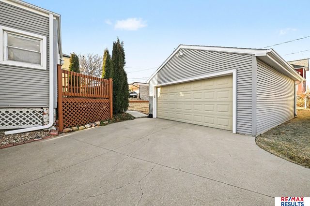 5012 Cass Street, Omaha, NE 68132