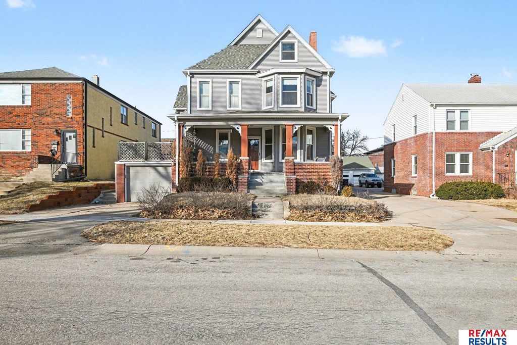 5012 Cass Street, Omaha, NE 68132