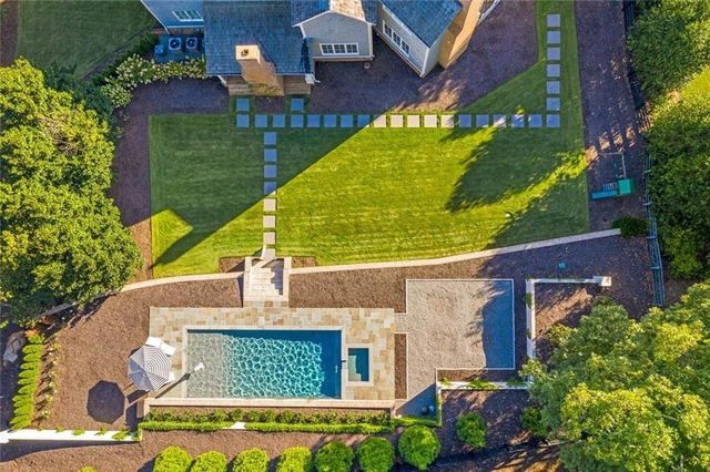 900 Crabapple Hill, Alpharetta, GA 30004