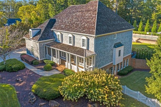 900 Crabapple Hill, Alpharetta, GA 30004