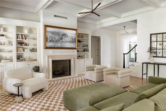 900 Crabapple Hill, Alpharetta, GA 30004