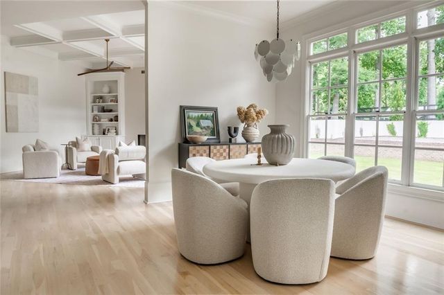 900 Crabapple Hill, Alpharetta, GA 30004