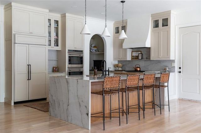 900 Crabapple Hill, Alpharetta, GA 30004