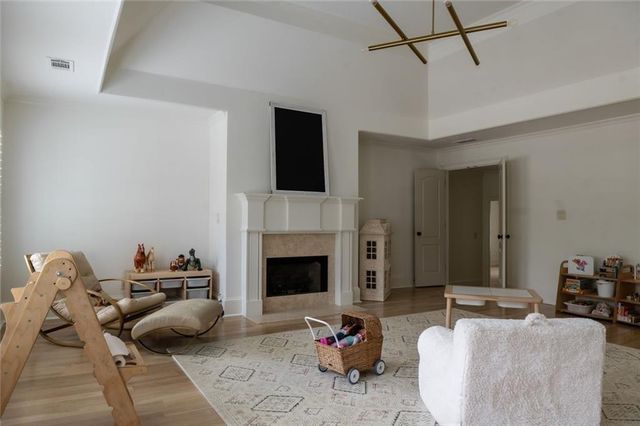 900 Crabapple Hill, Alpharetta, GA 30004