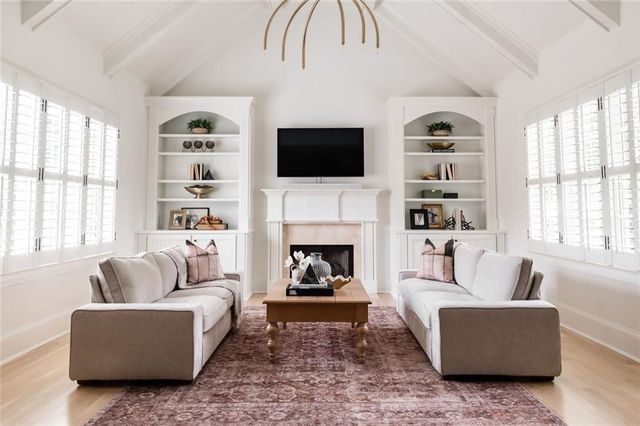 900 Crabapple Hill, Alpharetta, GA 30004