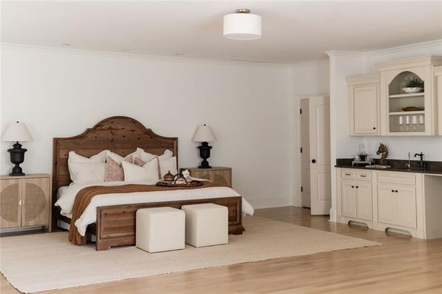 900 Crabapple Hill, Alpharetta, GA 30004