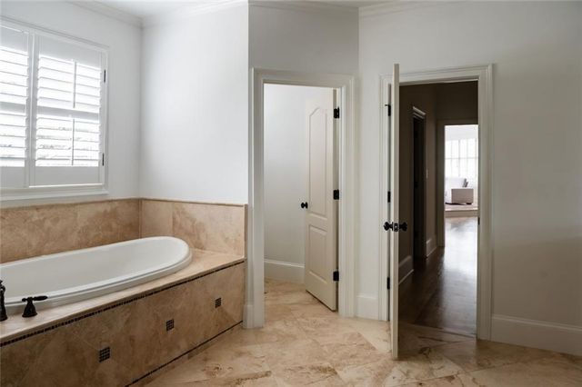 900 Crabapple Hill, Alpharetta, GA 30004