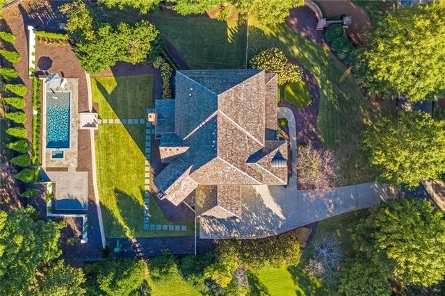 900 Crabapple Hill, Alpharetta, GA 30004