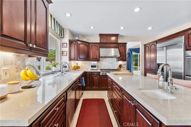 7801 E Bridgewood Drive East, Anaheim Hills, CA 92808