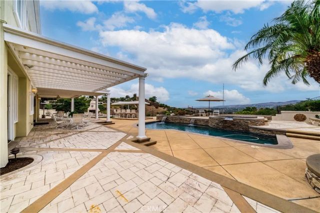 7801 E Bridgewood Drive East, Anaheim Hills, CA 92808