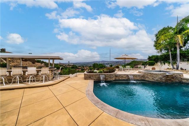 7801 E Bridgewood Drive East, Anaheim Hills, CA 92808
