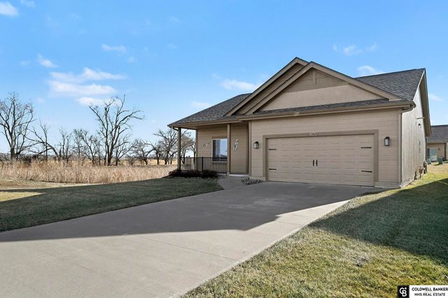 13825 Potter Parkway, Omaha, NE 68142