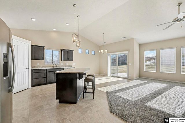 13825 Potter Parkway, Omaha, NE 68142