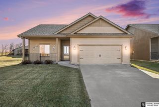 13825 Potter Parkway, Omaha, NE 68142
