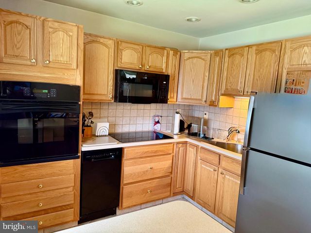 10800 PERRIN RD, Philadelphia, PA 19154