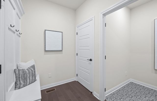 2095 Marigold Way, Milford Charter Township, MI 48381